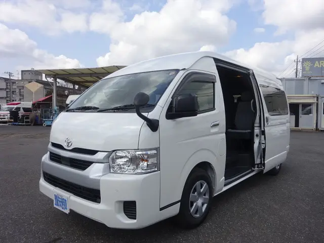 トヨタ ハイエースコミューター 3DF-GDH223B(2WD)の写真1