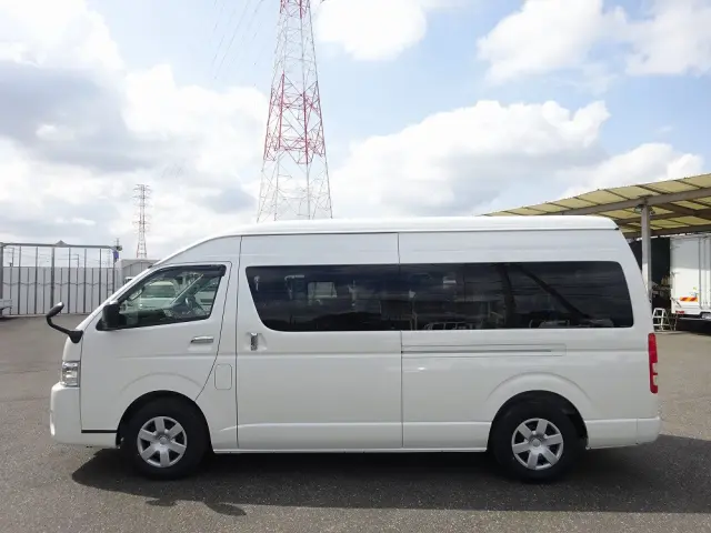 トヨタ ハイエースコミューター 3DF-GDH223B(2WD)の写真11