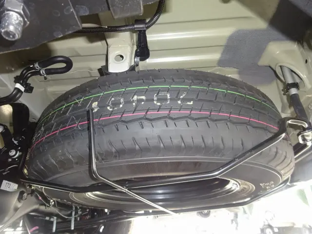 トヨタ ハイエースコミューター 3DF-GDH223B(2WD)の写真24