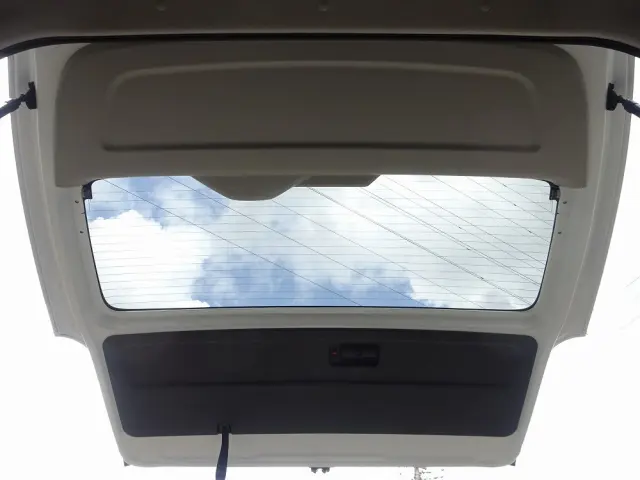 トヨタ ハイエースコミューター 3DF-GDH223B(2WD)の写真25