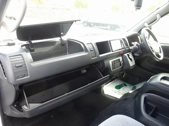 トヨタ ハイエースコミューター 3DF-GDH223B(2WD)の写真38