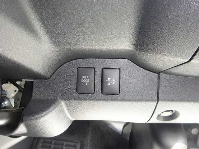 トヨタ ハイエースコミューター 3DF-GDH223B(2WD)の写真40
