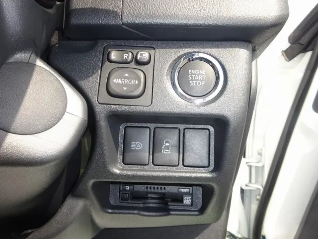 トヨタ ハイエースコミューター 3DF-GDH223B(2WD)の写真41