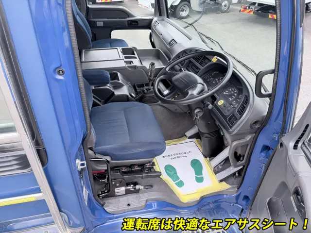 いすゞ ギガ QKG-CXZ77AT(6x4)の写真4