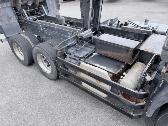 いすゞ ギガ QKG-CXZ77AT(6x4)の写真22
