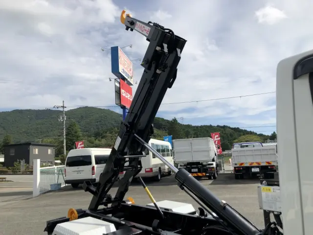三菱 キャンター 2RG-FBAV0(2WD)の写真13