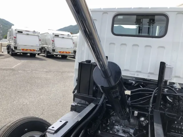 三菱 キャンター 2RG-FBAV0(2WD)の写真17