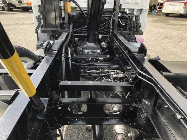 三菱 キャンター 2RG-FBAV0(2WD)の写真18