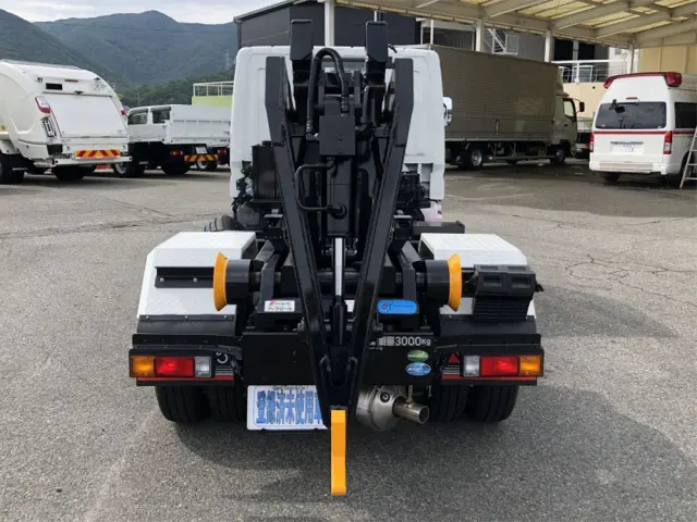 三菱 キャンター 2RG-FBAV0(2WD)の写真20