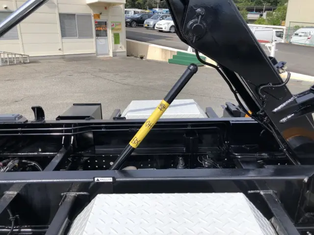 三菱 キャンター 2RG-FBAV0(2WD)の写真23