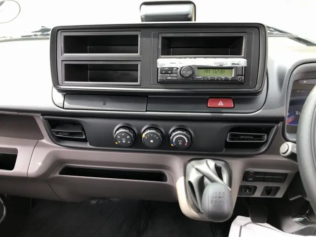 三菱 キャンター 2RG-FBAV0(2WD)の写真37