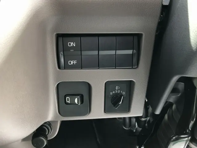 三菱 キャンター 2RG-FBAV0(2WD)の写真38