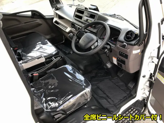 三菱 キャンター 2PG-FEB90(2WD)の写真4