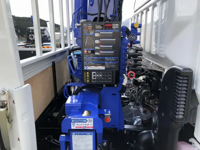 三菱 キャンター 2PG-FEB90(2WD)の写真16