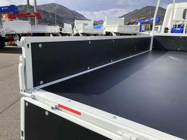 三菱 キャンター 2PG-FEB90(2WD)の写真24