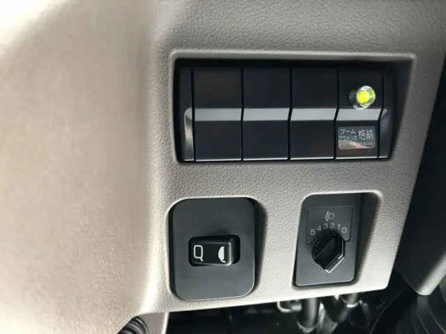 三菱 キャンター 2PG-FEB90(2WD)の写真42