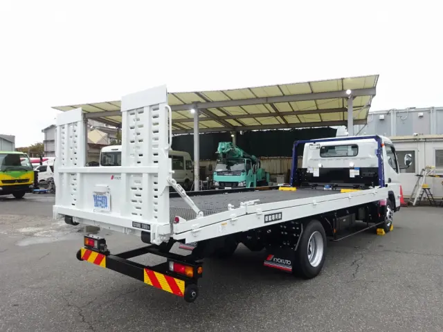 三菱 キャンター 2PG-FEB80(2WD)の写真2