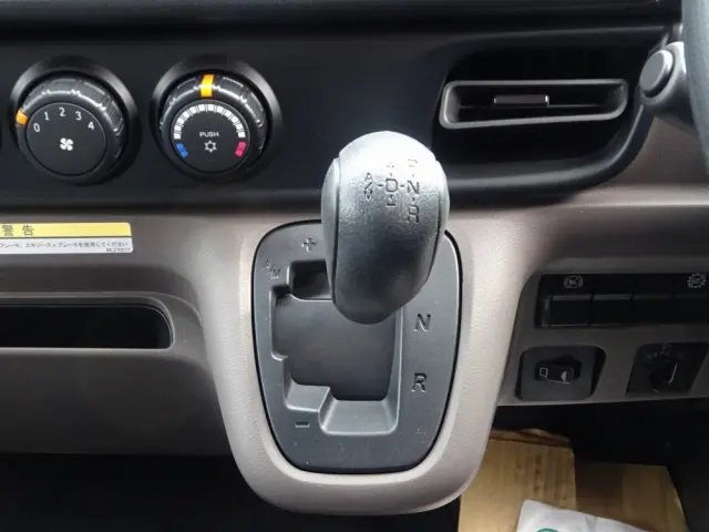 三菱 キャンター 2PG-FEB80(2WD)の写真34