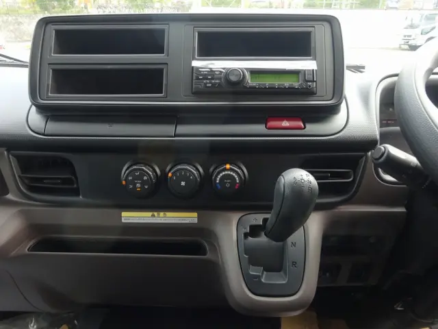 三菱 キャンター 2PG-FEB80(2WD)の写真35