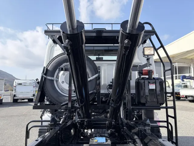 三菱 キャンター 2PG-FEB90(2WD)の写真18