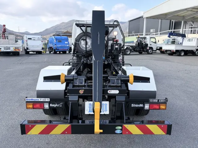 三菱 キャンター 2PG-FEB90(2WD)の写真20