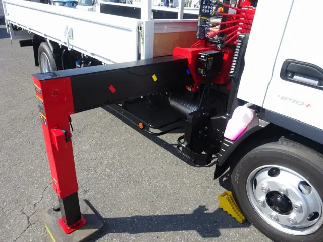 三菱 キャンター 2PG-FEB90(2WD)の写真13