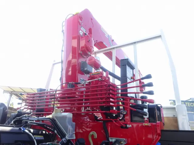 三菱 キャンター 2PG-FEB90(2WD)の写真23