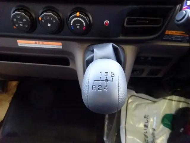 三菱 キャンター 2PG-FEB90(2WD)の写真37