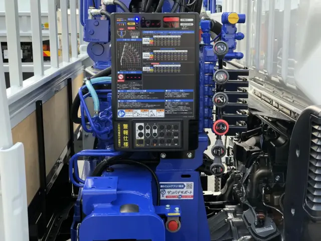 三菱 キャンター 2PG-FEB90(2WD)の写真17