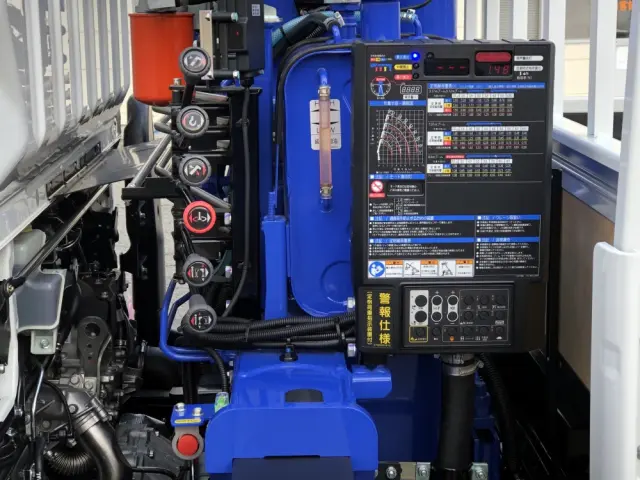 三菱 キャンター 2PG-FEB90(2WD)の写真18