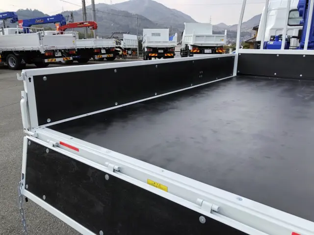 三菱 キャンター 2PG-FEB90(2WD)の写真25