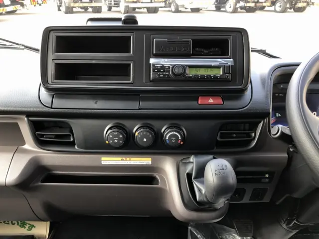 三菱 キャンター 2PG-FEB90(2WD)の写真43