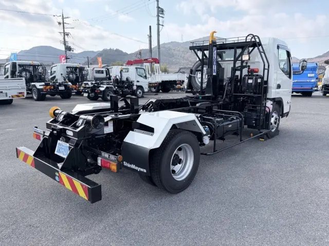 三菱 キャンター 2PG-FEB90(2WD)の写真2