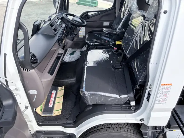 三菱 キャンター 2PG-FEB90(2WD)の写真34