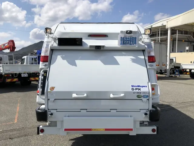 三菱 キャンター 2RG-FEAV0(2WD)の写真8