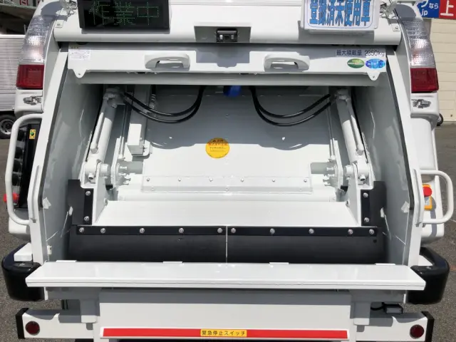 三菱 キャンター 2RG-FEAV0(2WD)の写真13