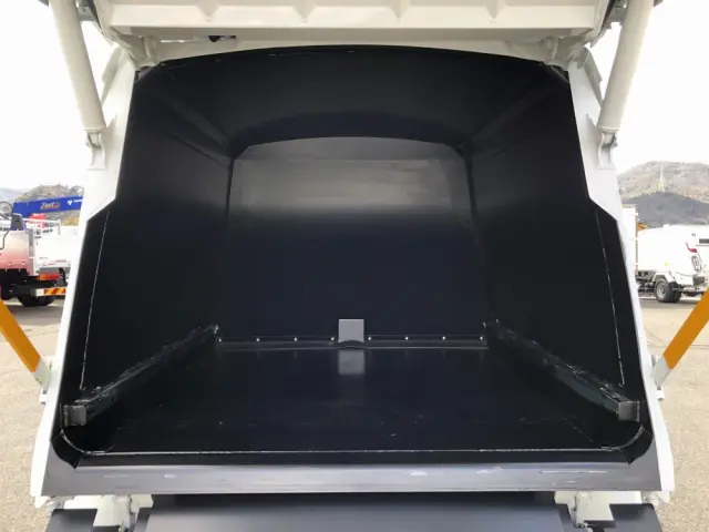 三菱 キャンター 2RG-FEAV0(2WD)の写真15