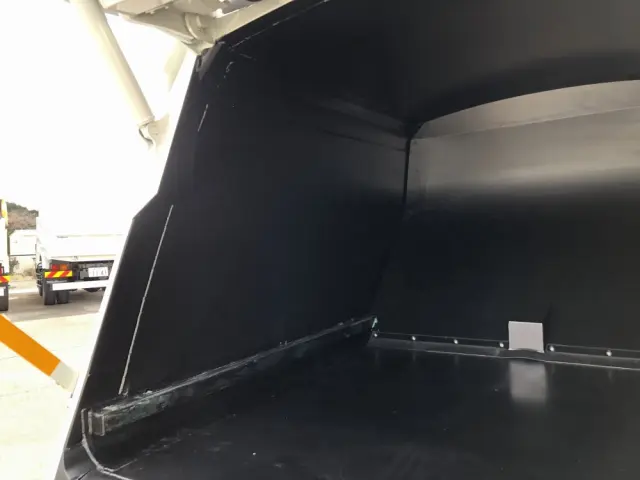 三菱 キャンター 2RG-FEAV0(2WD)の写真16