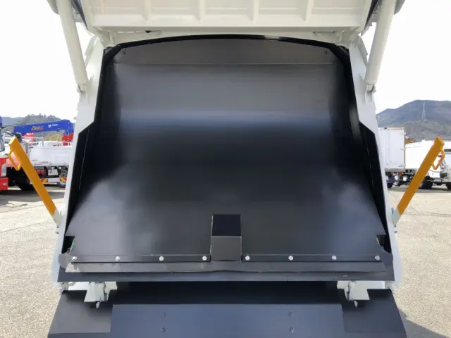 三菱 キャンター 2RG-FEAV0(2WD)の写真20