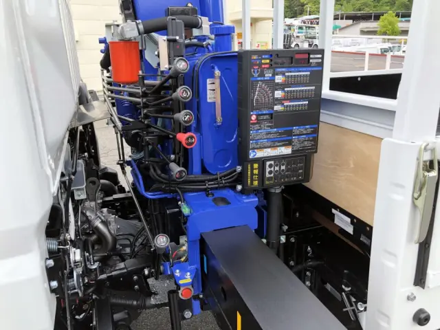 三菱 キャンター 2PG-FEB90(2WD)の写真21