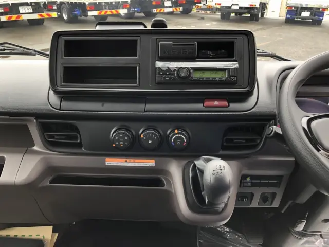 三菱 キャンター 2PG-FEB90(2WD)の写真42