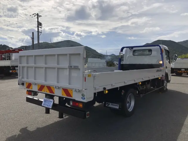 三菱 キャンター 2PG-FEB90(2WD)の写真2