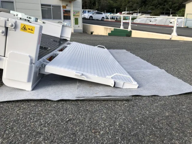 三菱 キャンター 2PG-FEB90(2WD)の写真20