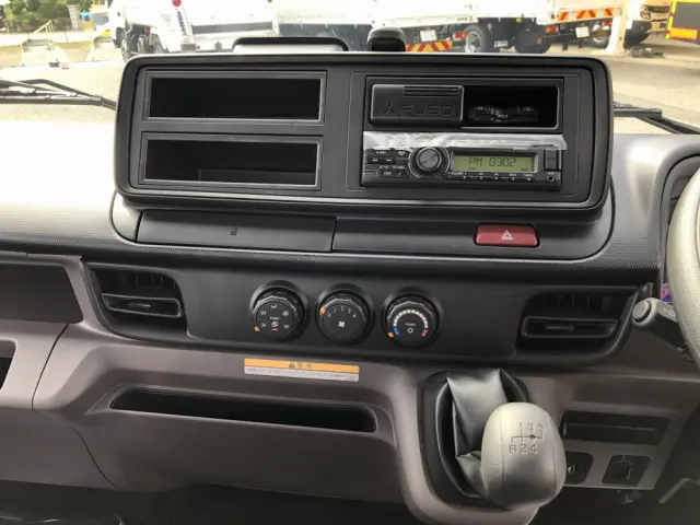 三菱 キャンター 2PG-FEB90(2WD)の写真41