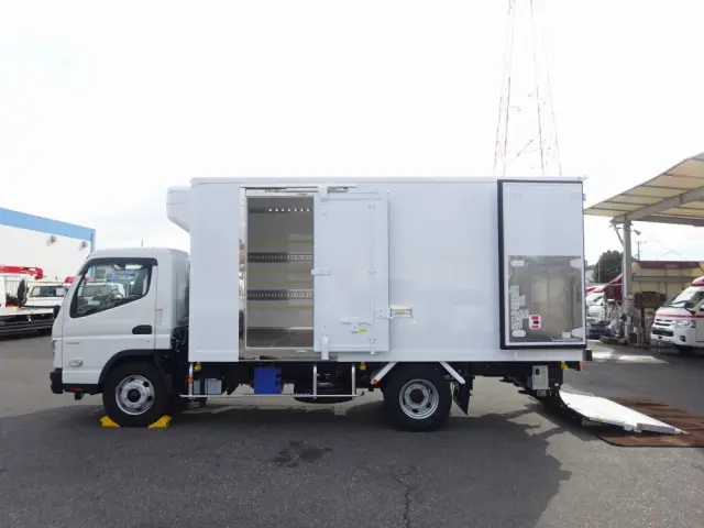 三菱 キャンター 2RG-FEB80(2WD)の写真7