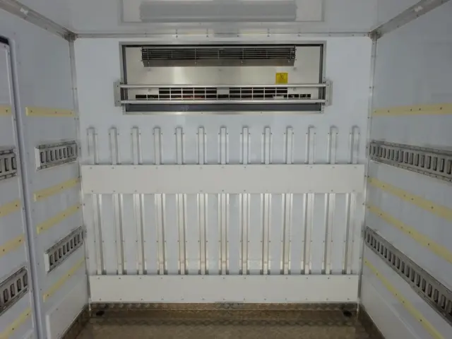 三菱 キャンター 2RG-FEB80(2WD)の写真18