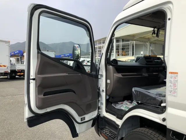 三菱 キャンター 2PG-FEB90の写真42