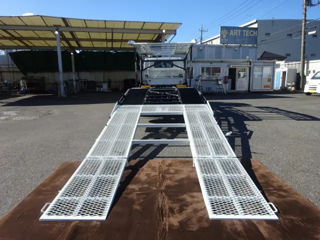 三菱 キャンター 2PG-FEB90(2WD)の写真11