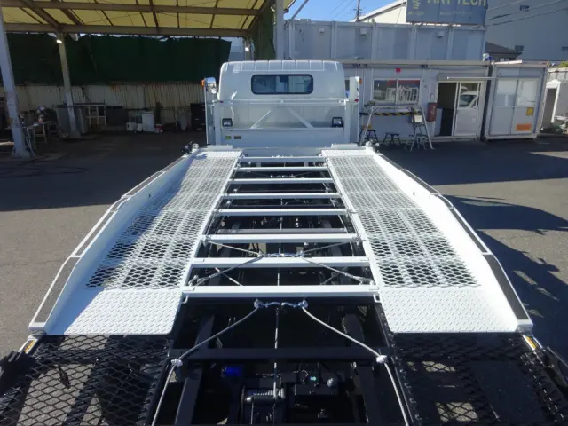 三菱 キャンター 2PG-FEB90(2WD)の写真19