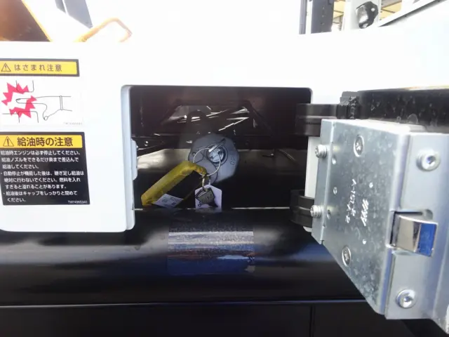 三菱 キャンター 2PG-FEB90(2WD)の写真41